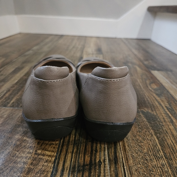 Life Stride Impact Women's Taupe Slip-On Flats. Size‎ 9 - Picture 3 of 11